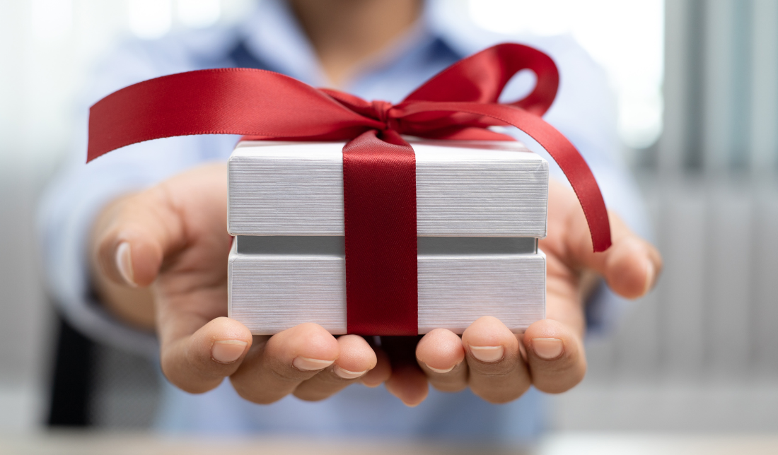 AMAZON RETAILER IN GIFTS SEGMENT