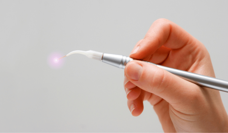 hands-free dental cleaning device