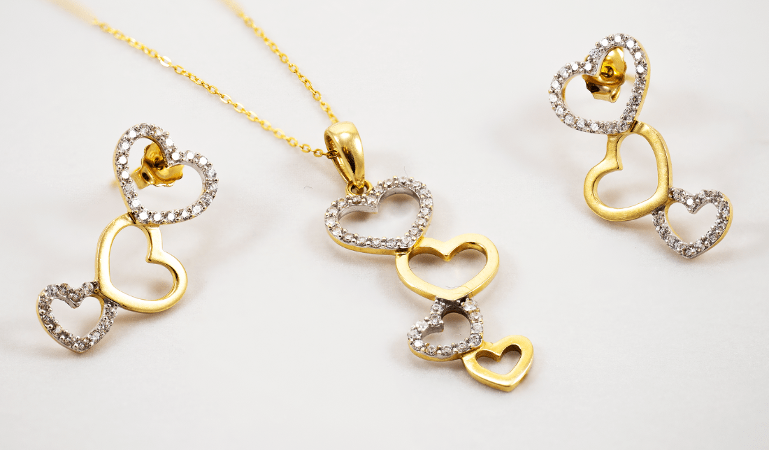 gold jewelries with stone