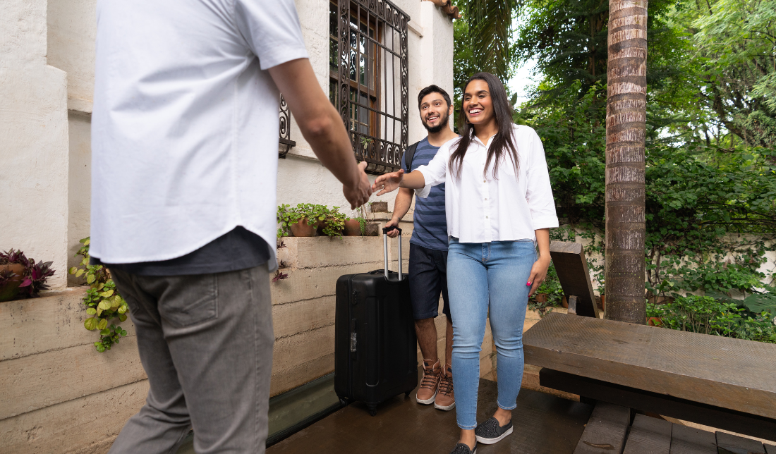 travelers and hosts using the rent